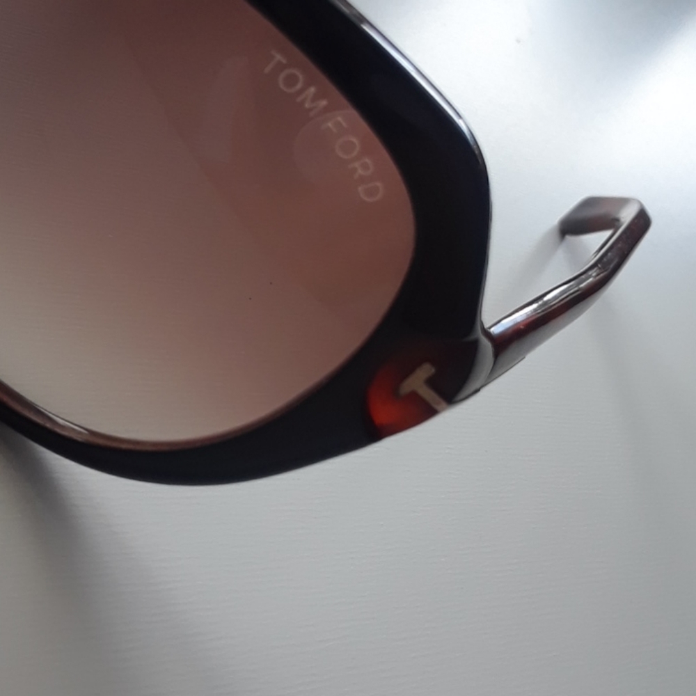 TOM FORD..VALENTINA SUNGLASSES - Picture 3 of 9